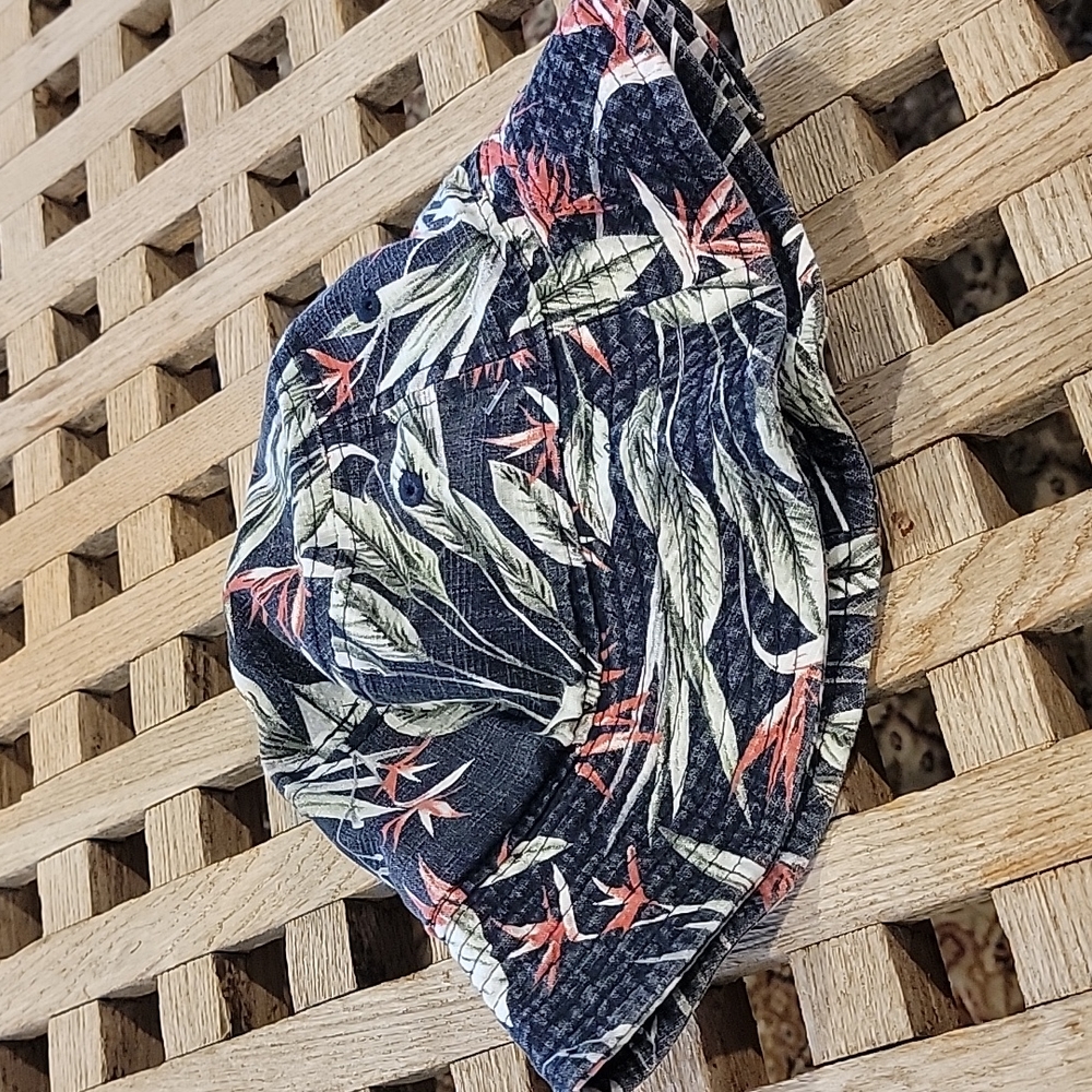 Bucket hat